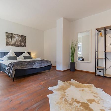 Exklusive Stadtvilla-190Qm- Parkplatz- 3Schlafzimmer- 2 Baeder- Netflix- Waschmaschine- 4 Etagen-Naehe Theater Котбус Экстерьер фото