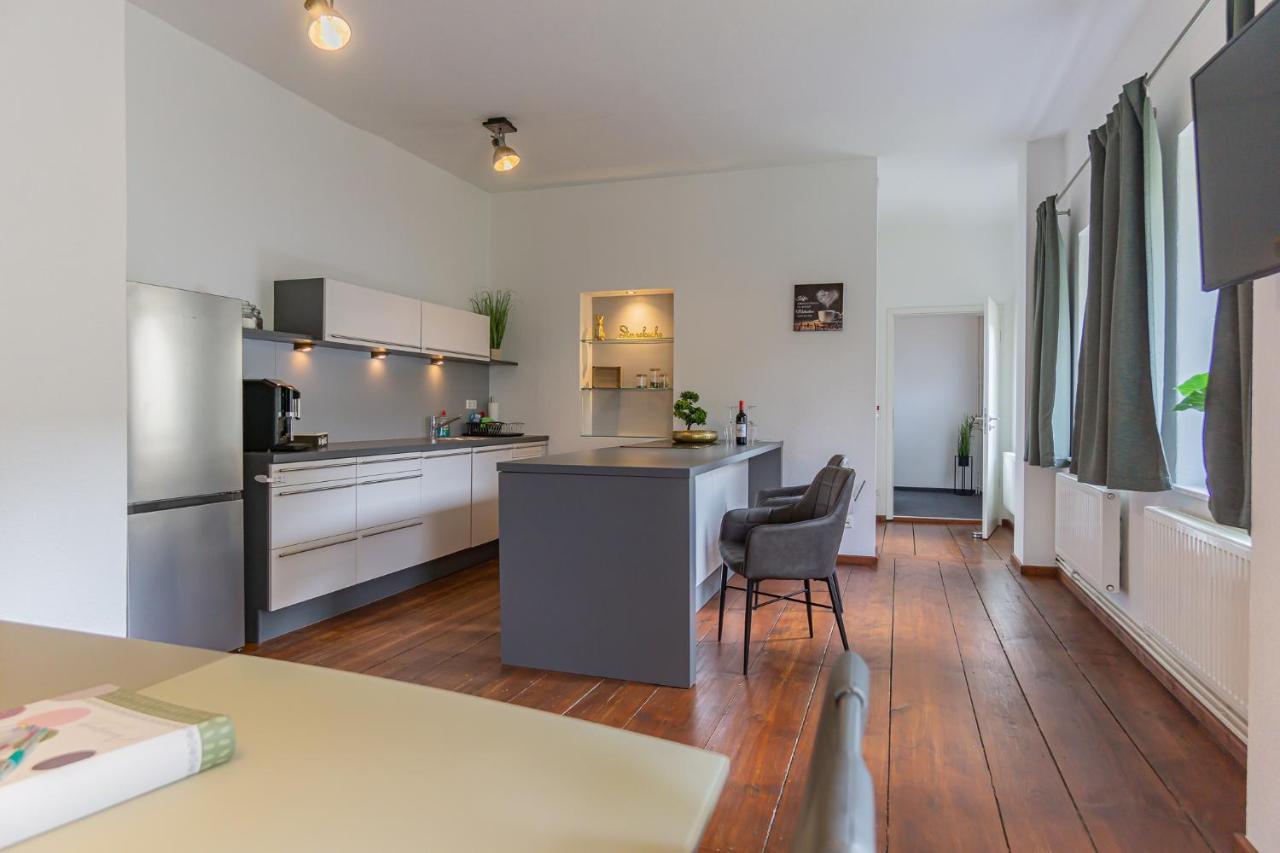 Exklusive Stadtvilla-190Qm- Parkplatz- 3Schlafzimmer- 2 Baeder- Netflix- Waschmaschine- 4 Etagen-Naehe Theater Котбус Экстерьер фото